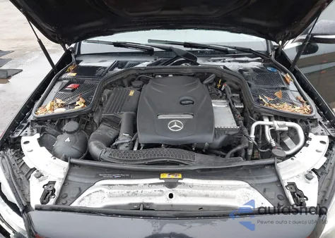 2015 Mercedes-Benz C 300 z USA, uszkodzony, nr VIN 55SWF4JBXFU077726